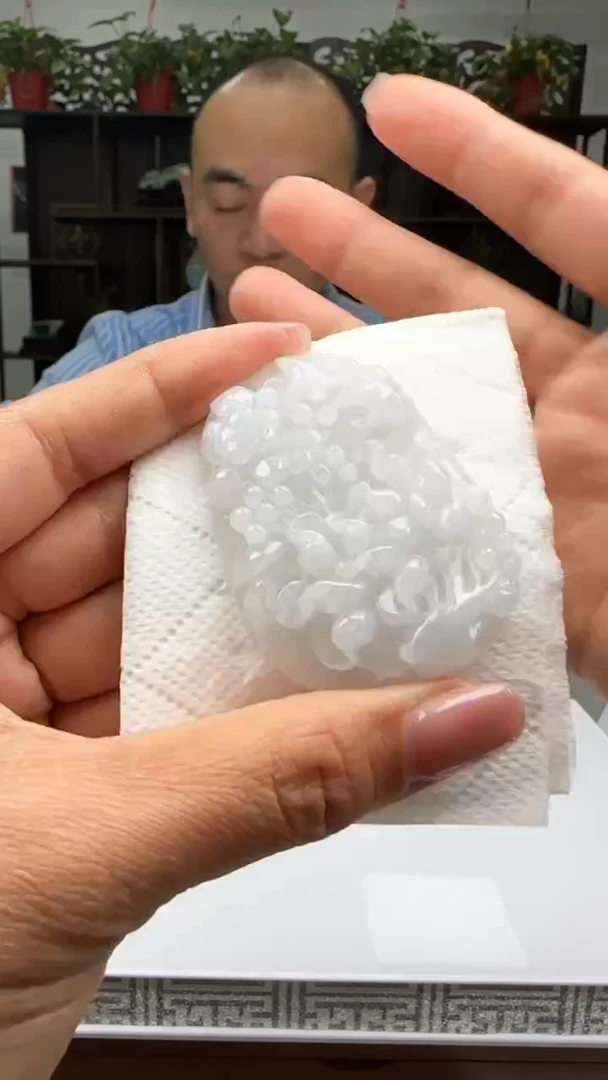 【闪购商品】翡翠颈饰未镶嵌天然翡翠A货吊坠