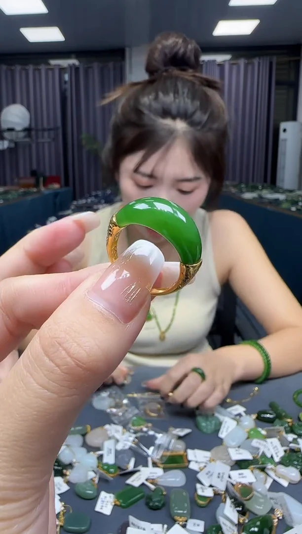 和田玉戒指18K金镶嵌1