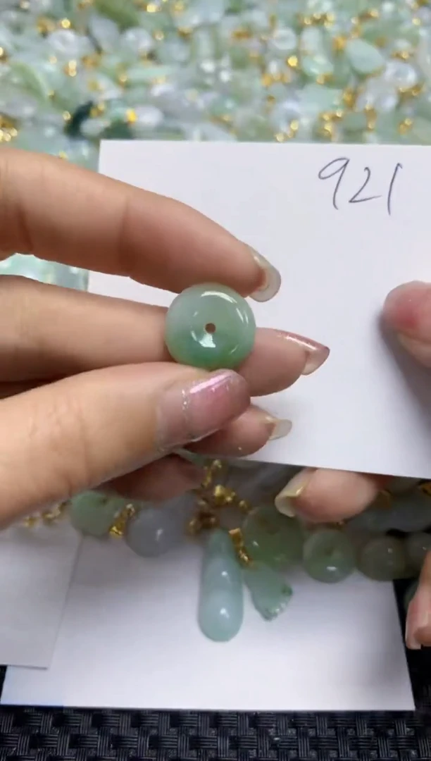 【闪购商品】翡翠颈饰未镶嵌   天然A货翡翠