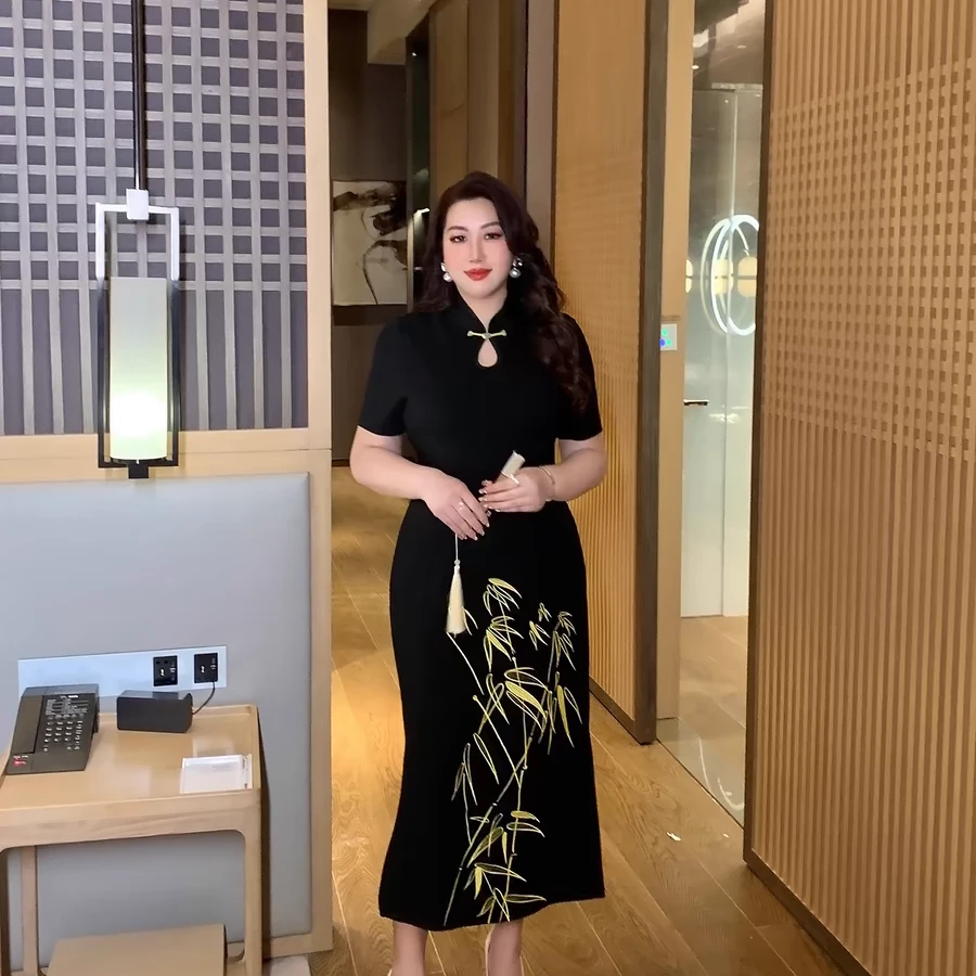 GLEC大码女装2025夏季新中式国风高级感刺绣黑色改良版旗袍连衣裙