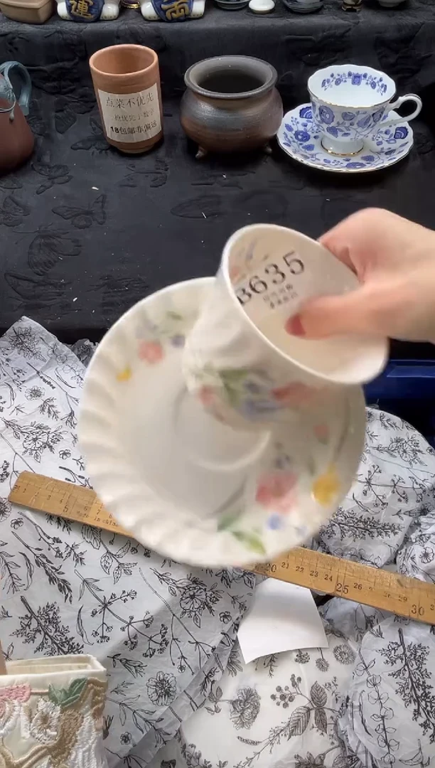 瓷片ʕ****ʔ       B635