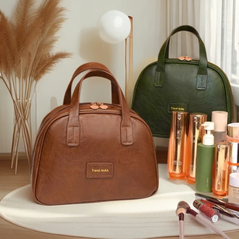 大容量时尚护肤轻奢高级感便携旅行新款油蜡皮复古化妆包女收纳包