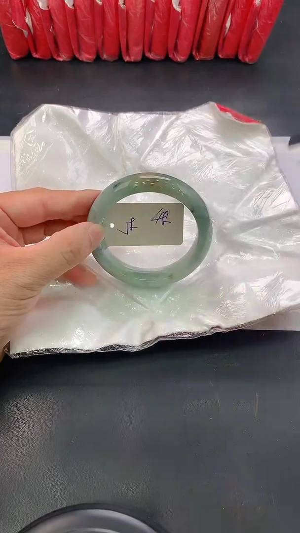 翡翠手镯未镶嵌40