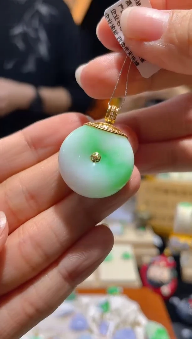 【闪购商品】翡翠颈饰18K金镶嵌假一赔三