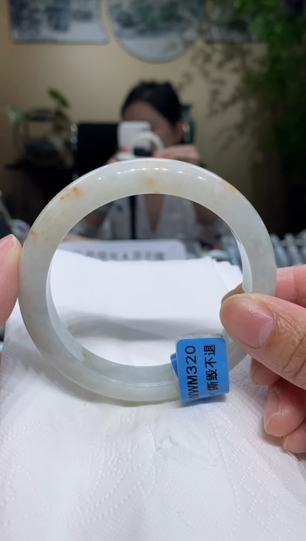 翡翠手镯未镶嵌我****？59-60
