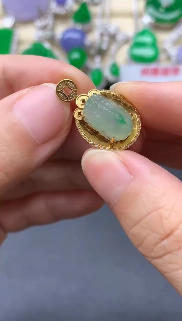 颈饰18K金镶嵌翡翠372-中国好珍宝