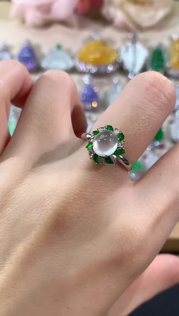 18K金镶嵌戒指翡翠冬日珠宝W13