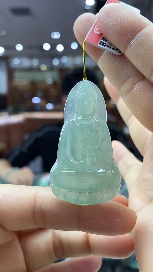 颈饰未镶嵌翡翠素衣观音