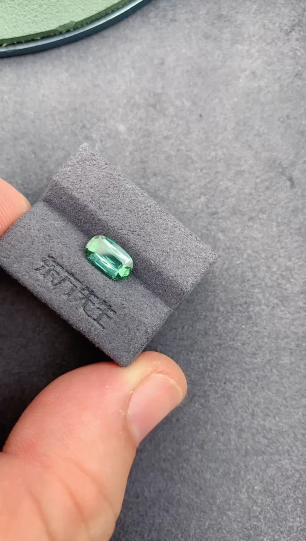 未镶嵌裸石碧玺1ct 绿碧玺 定制