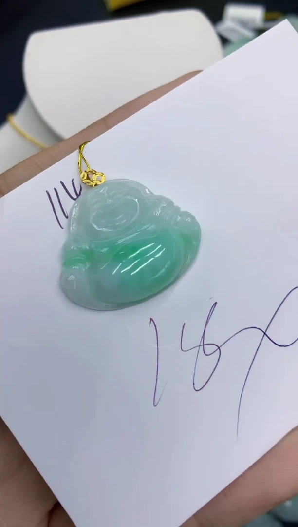 翡翠18K金镶嵌颈饰11111111111