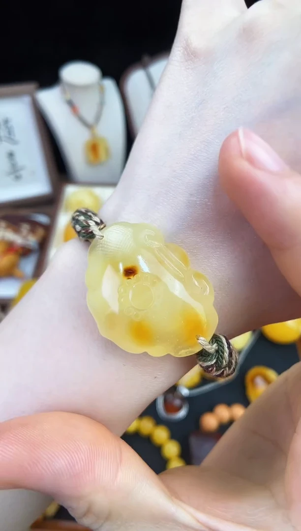 琥珀未镶嵌珠宝奇石柒月