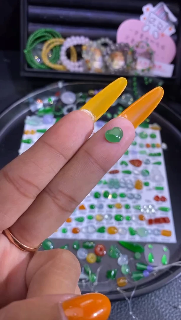 未镶嵌挂件翡翠爱心
