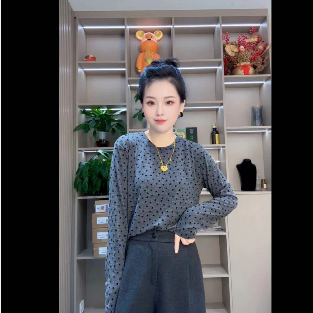小桃心圆领体恤--