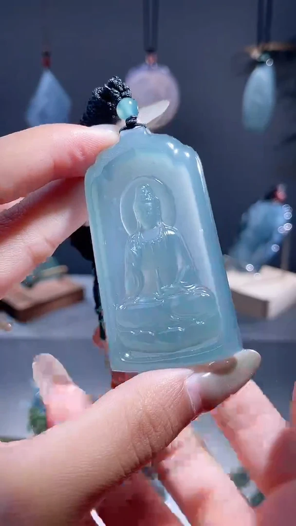 颈饰未镶嵌翡翠观音