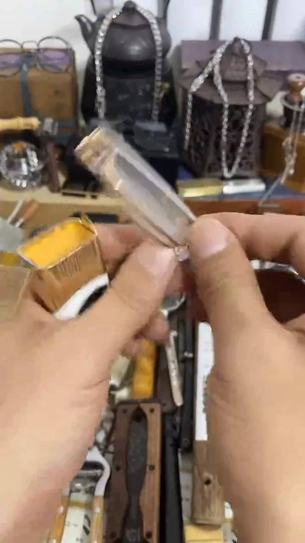 瓷片闪购商品  如图所示