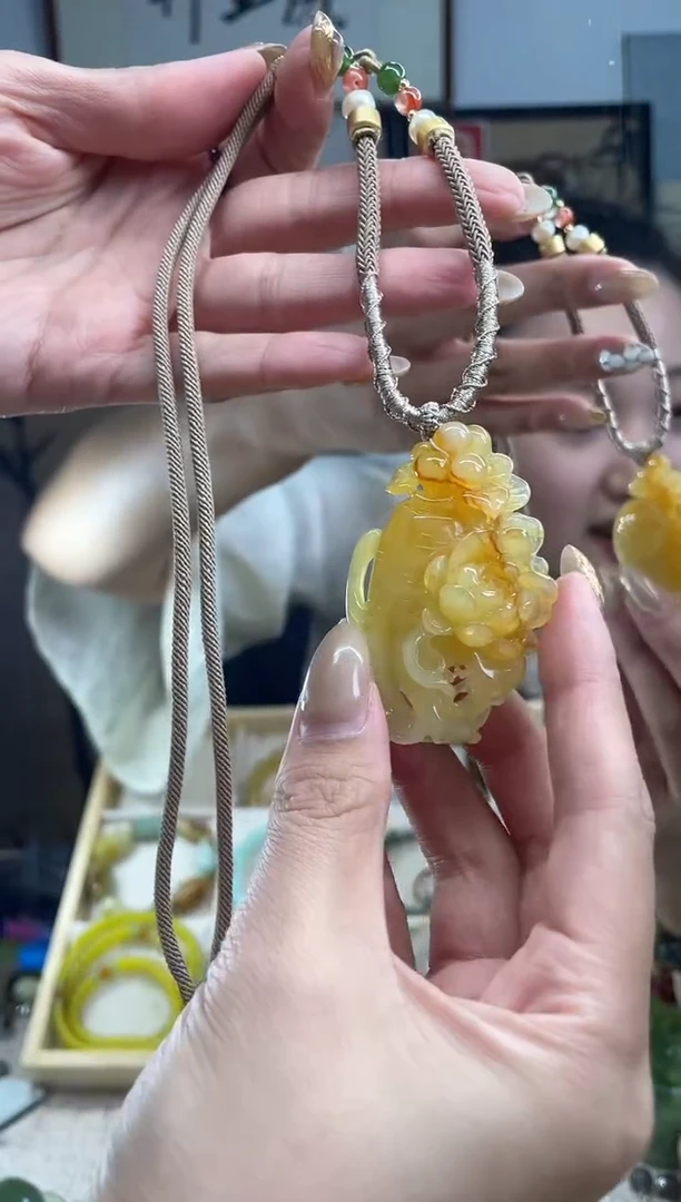 未镶嵌岫玉套装?****?多样性发货其中发一