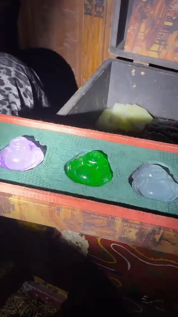 和田玉未镶嵌挂件其中一个