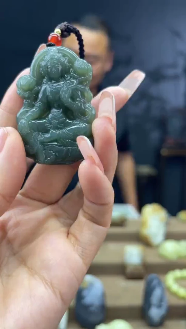 颈饰未镶嵌和田玉1