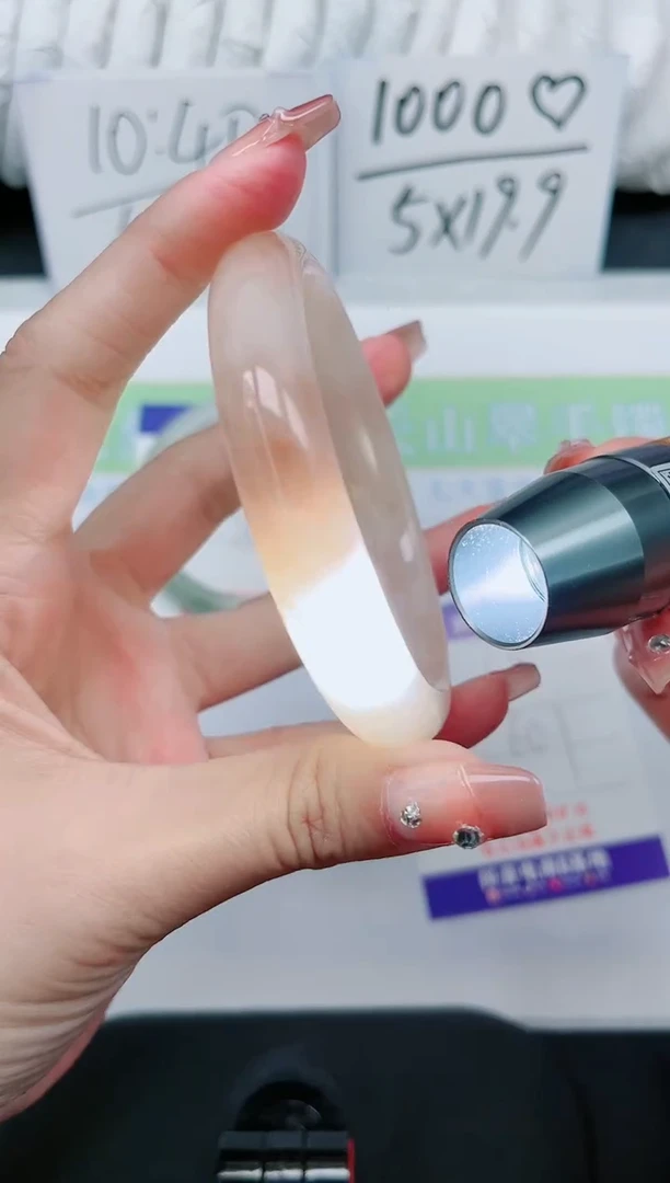 【闪购商品】石英质玉手镯未镶嵌34