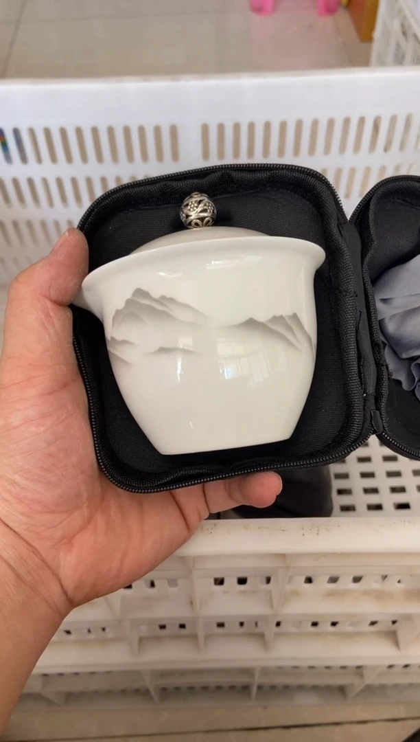 杯无运费险有瑕疵的摄影的产品有使用过的痕迹有点脏介意勿拍