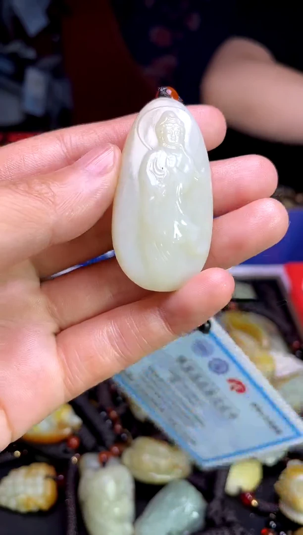 和田玉未镶嵌颈饰1