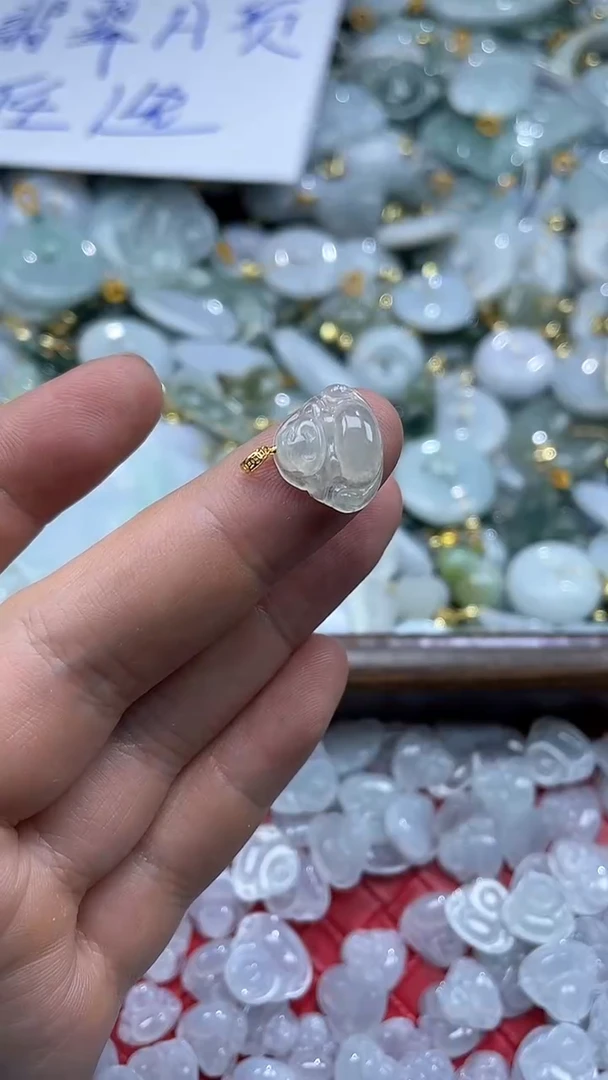 翡翠18K金镶嵌颈饰11111