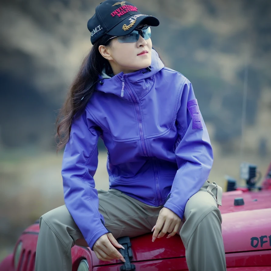 【木子休闲】秋冬季上衣外套软壳户外防风衣休闲上衣连帽加厚保暖