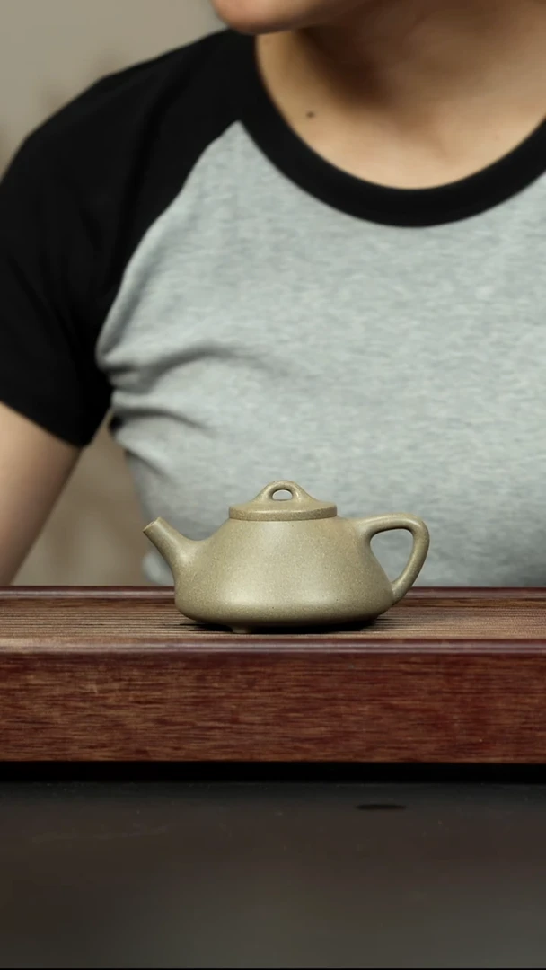 紫砂茶壶青段 子冶石瓢