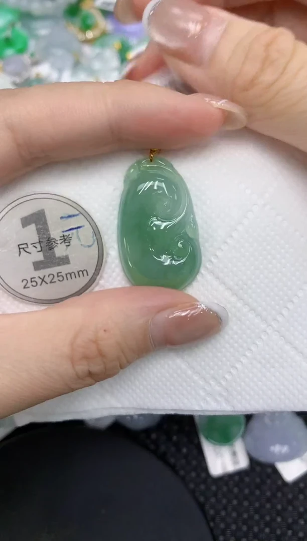 颈饰18K金镶嵌翡翠1111111