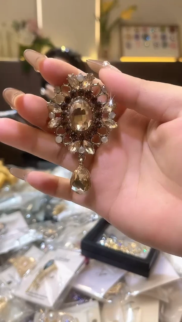 锆石铁合金精品饰界