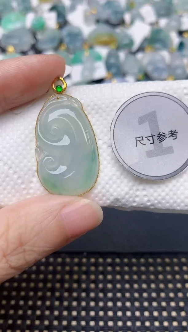 颈饰18K金镶嵌翡翠天然缅甸A货翡翠