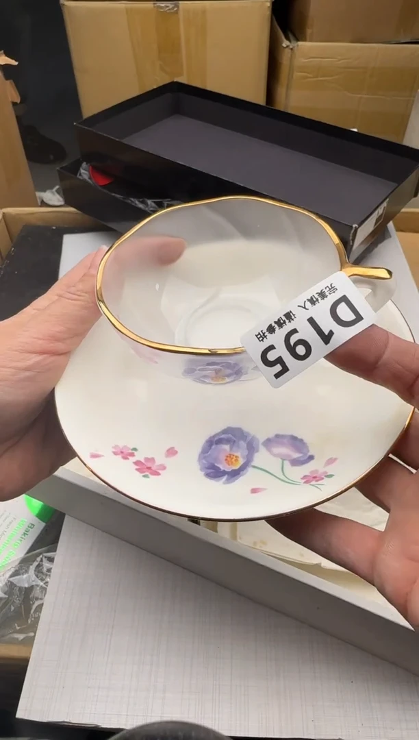 瓷片鱼**姐195