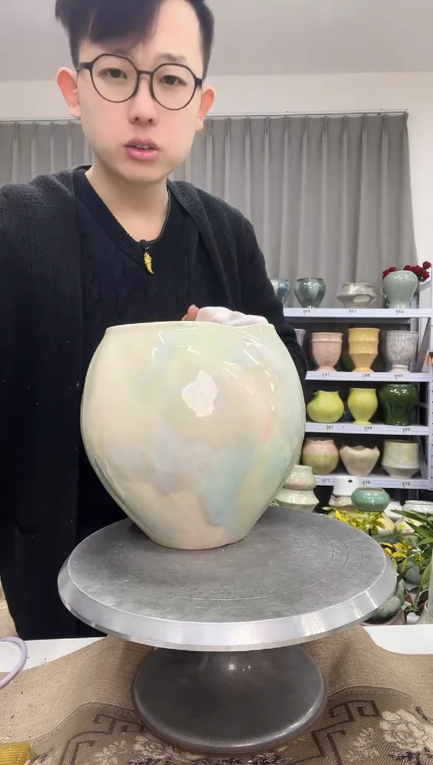 1.5花盆尺寸高：   21 口： 16