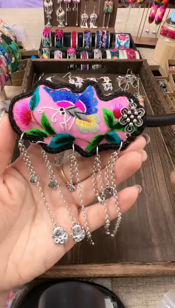 【闪购商品】织绣民族风老绣饰品159