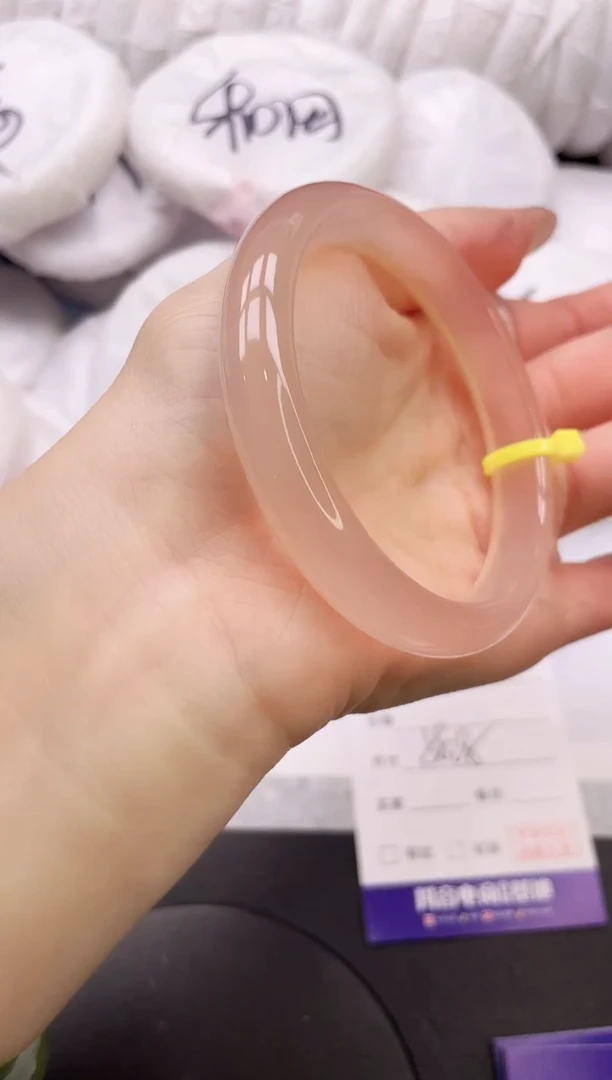 【闪购商品】石英质玉手镯未镶嵌24K382-58