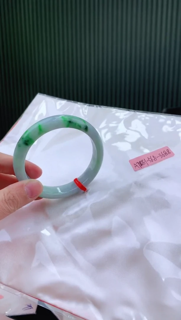 未镶嵌手镯翡翠56