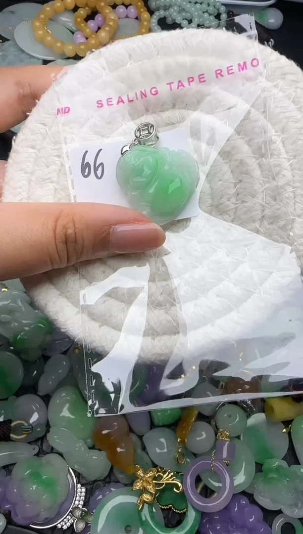 颈饰未镶嵌翡翠缅甸翡翠吊坠