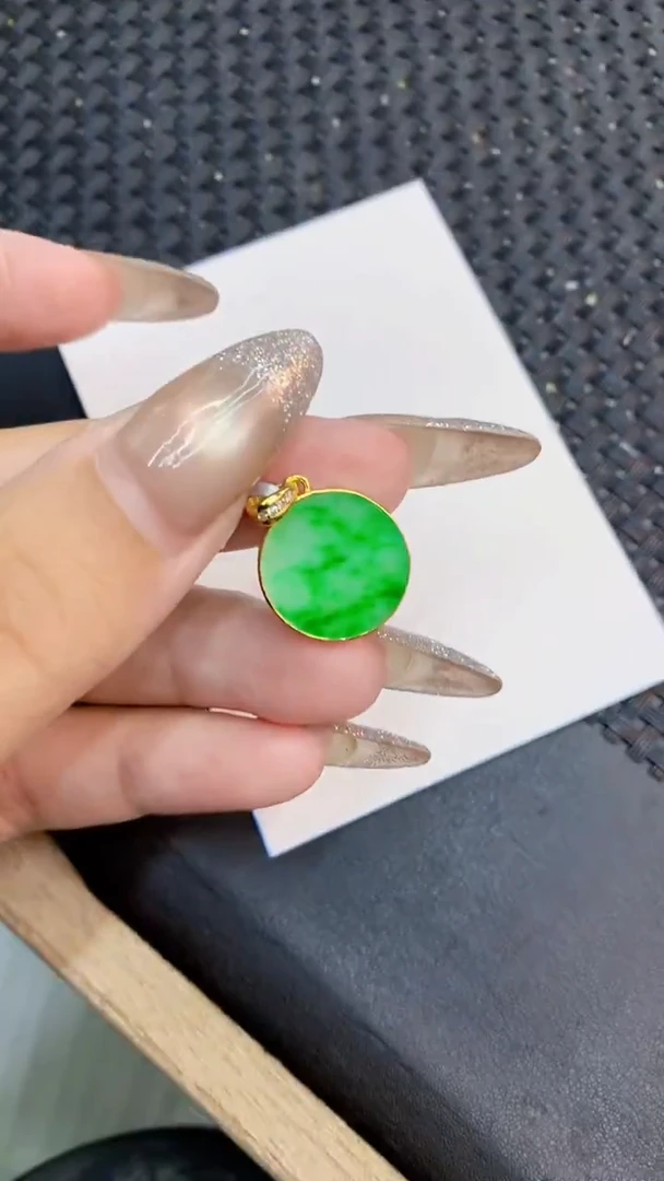 颈饰未镶嵌翡翠1