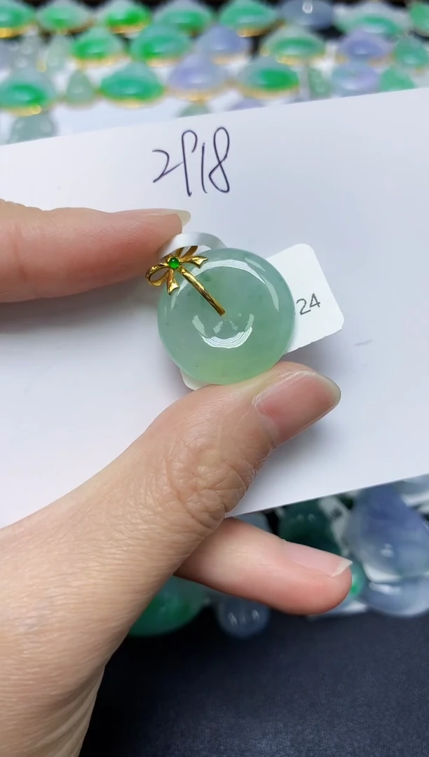 翡翠18K金镶嵌颈饰 天然缅甸翡翠A货