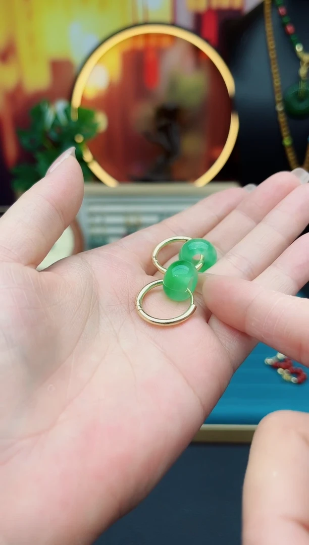 石英质玉（非洲翠）未镶嵌耳饰538000