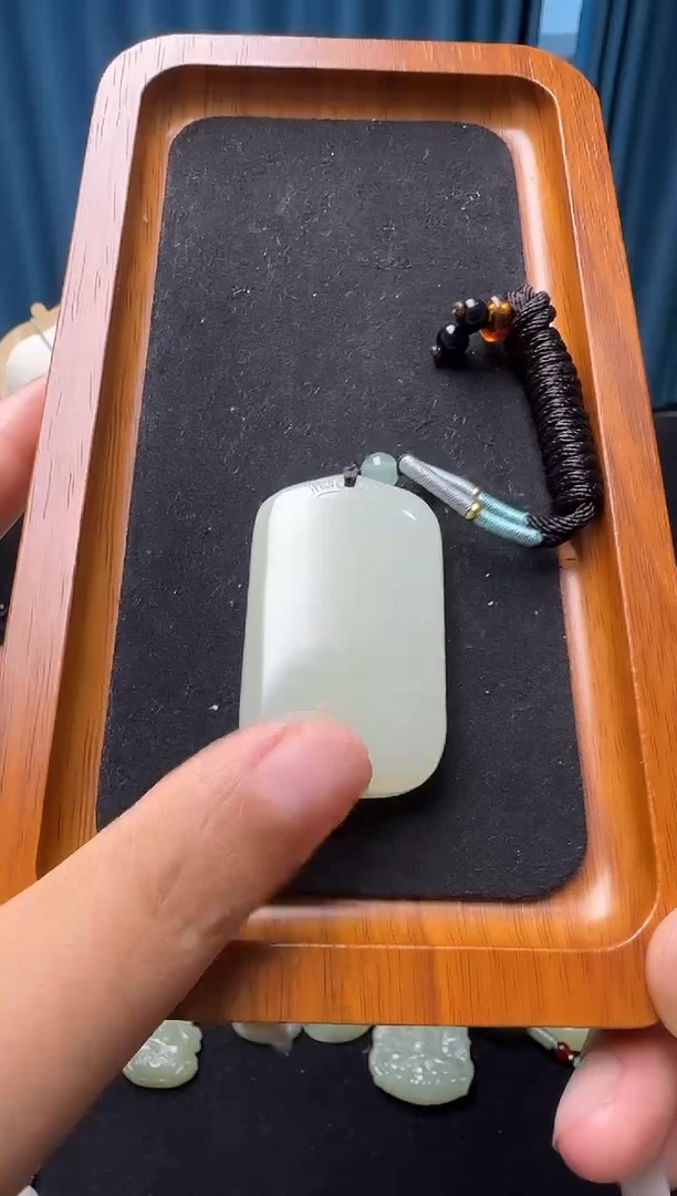 颈饰未镶嵌和田玉无事牌