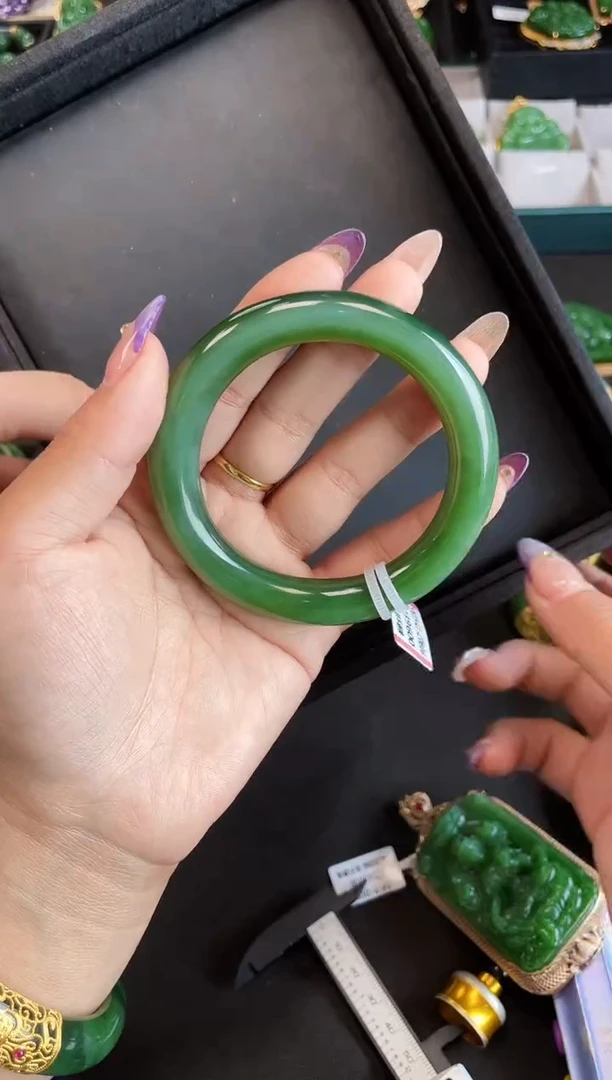 【闪购商品】和田玉手镯未镶嵌多样性发一