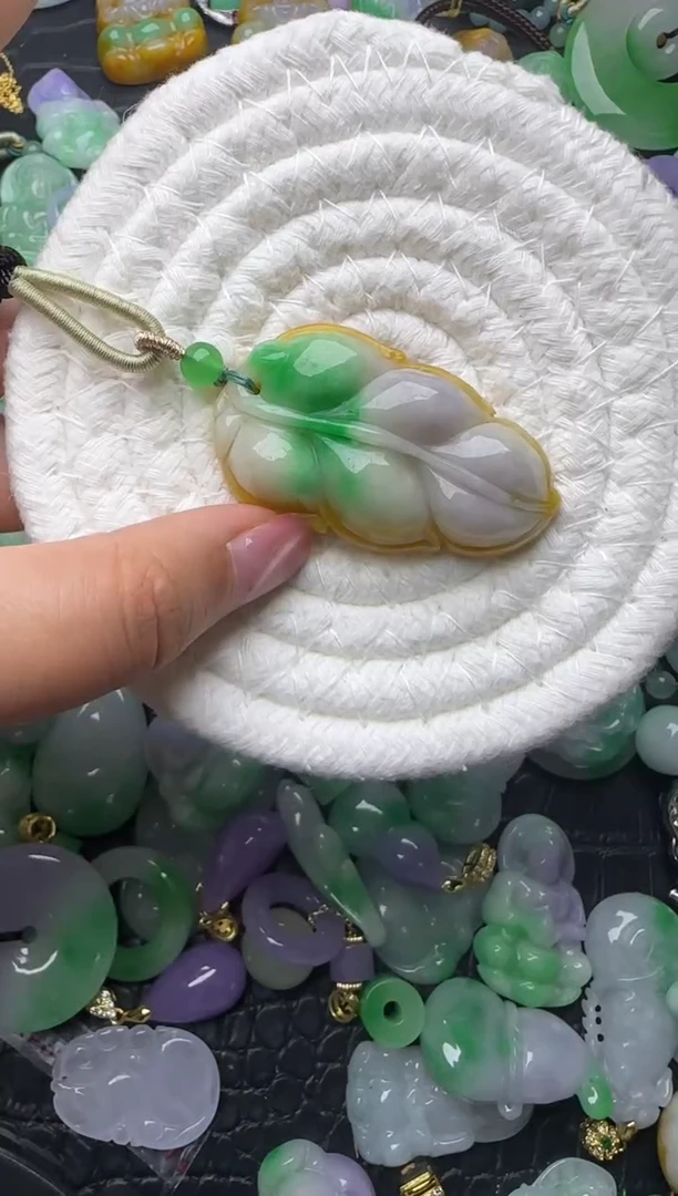 颈饰未镶嵌翡翠缅甸翡翠吊坠