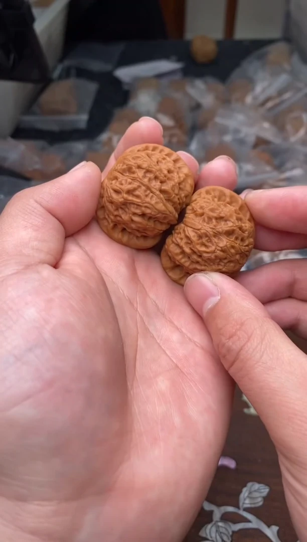 【闪购商品】文玩核桃把件G67号38尺血麒麟