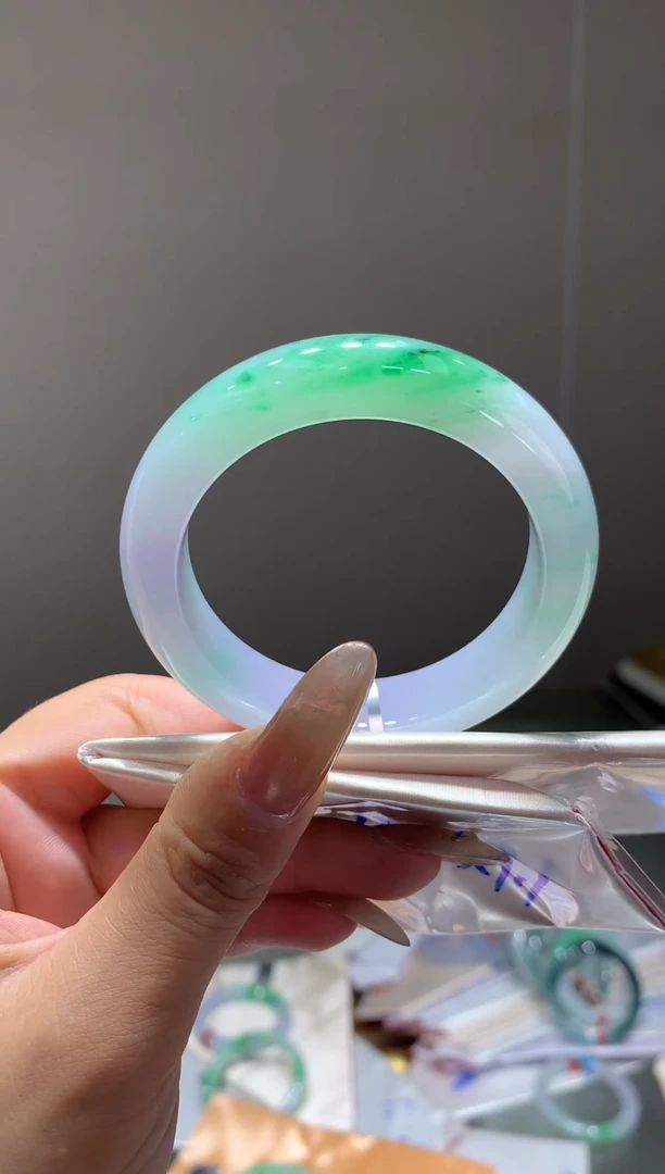 未镶嵌手镯翡翠-F76-正圈52.7-全款32万-定金2万