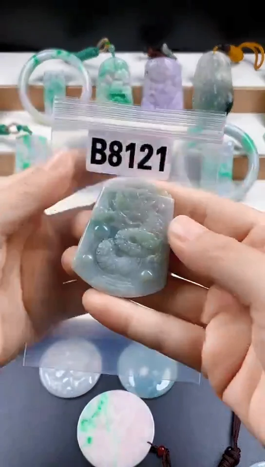 颈饰未镶嵌翡翠天然翡翠吊坠挂件