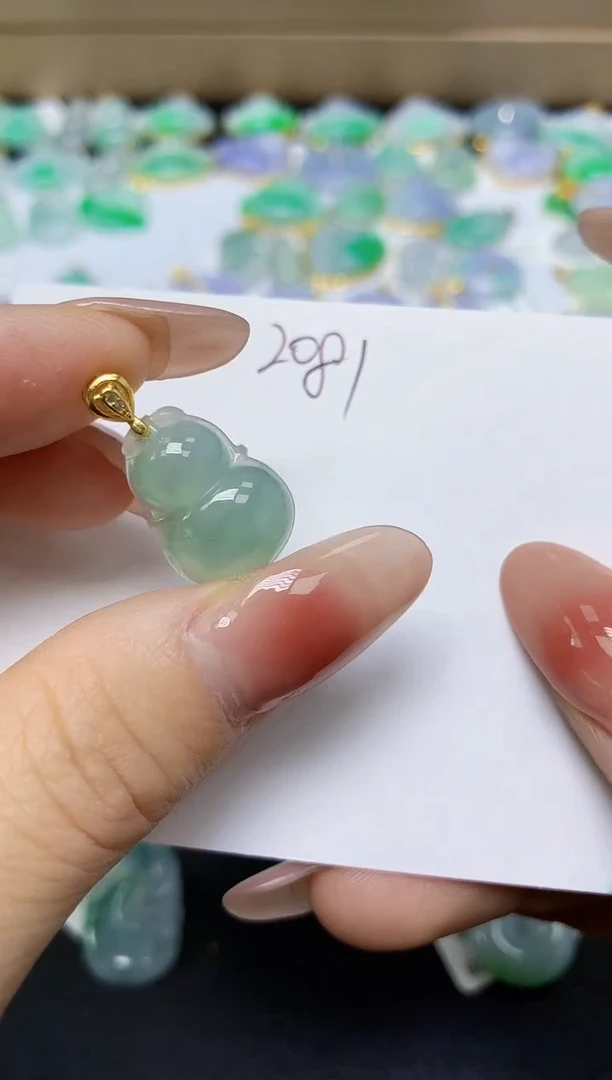 翡翠未镶嵌颈饰 天然缅甸翡翠A货