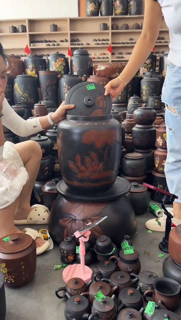 罐瑕疵水缸 20升荷花  579