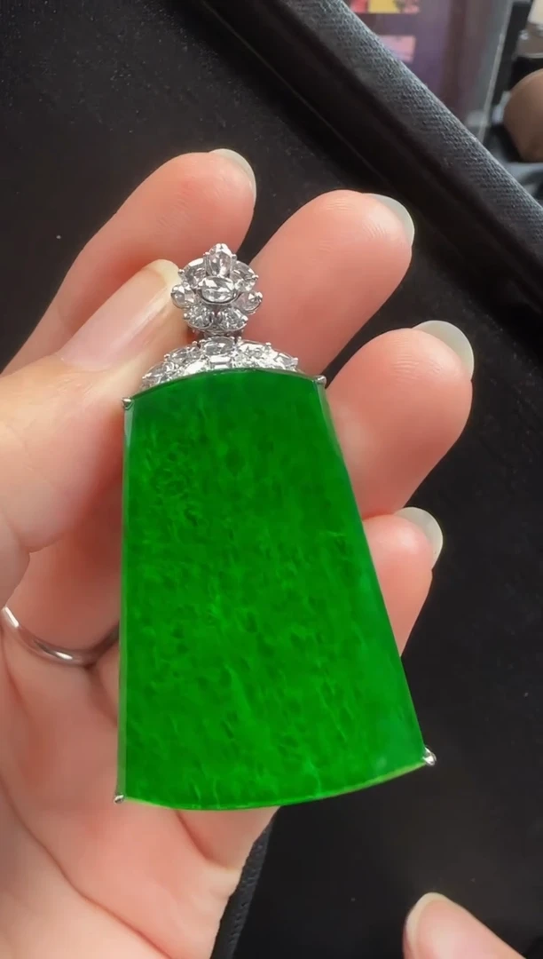 颈饰18K金镶嵌翡翠058无事牌一个