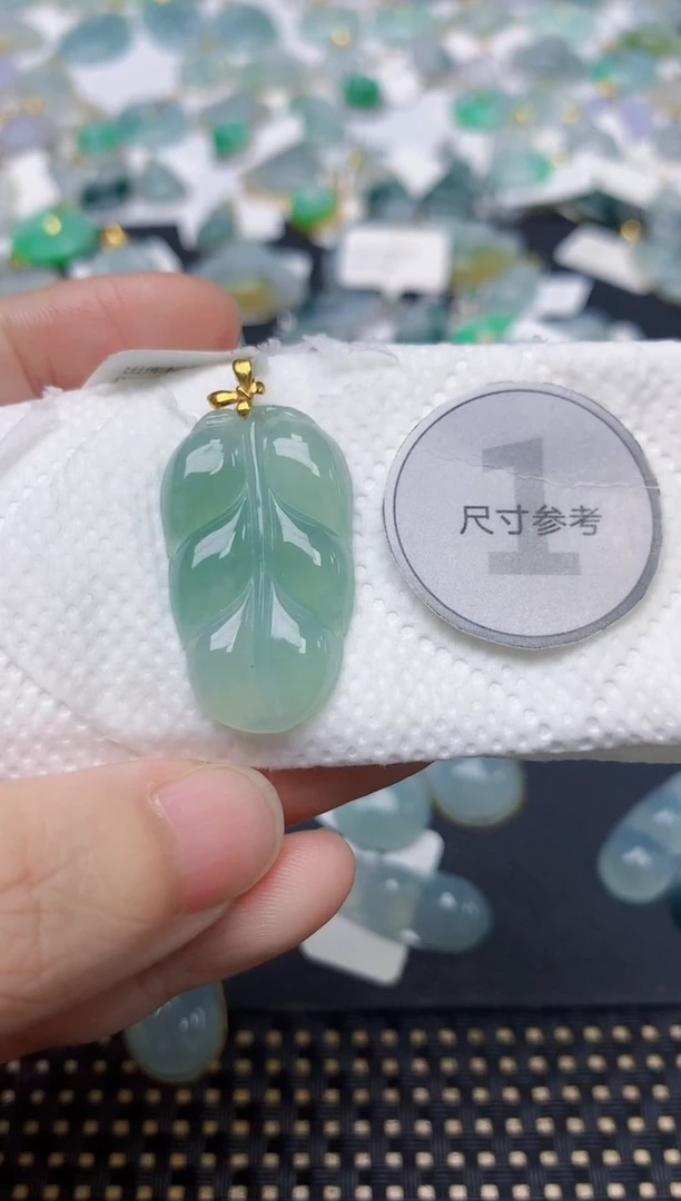 颈饰18K金镶嵌翡翠天然缅甸A货翡翠